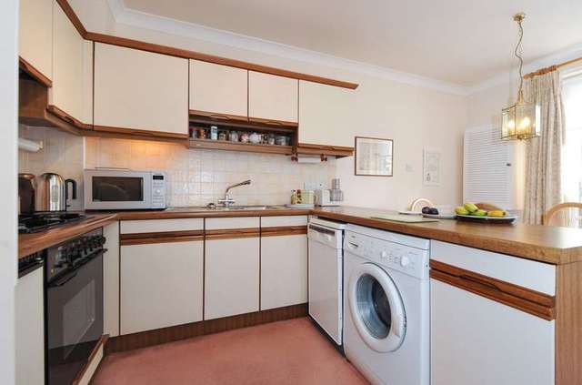  Image of 1 bedroom Flat for sale in Salthill Road Chichester PO19 at Salthill Road  Chichester, PO19 3PY