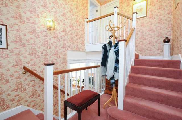  Image of 1 bedroom Flat for sale in Salthill Road Chichester PO19 at Salthill Road  Chichester, PO19 3PY