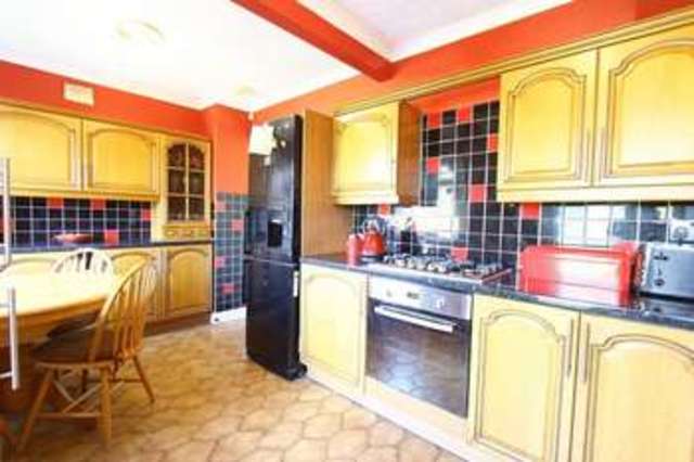  Image of 3 bedroom Terraced house for sale in Northolme Road Hessle HU13 at Northolme Road  Hessle, HU13 9JB
