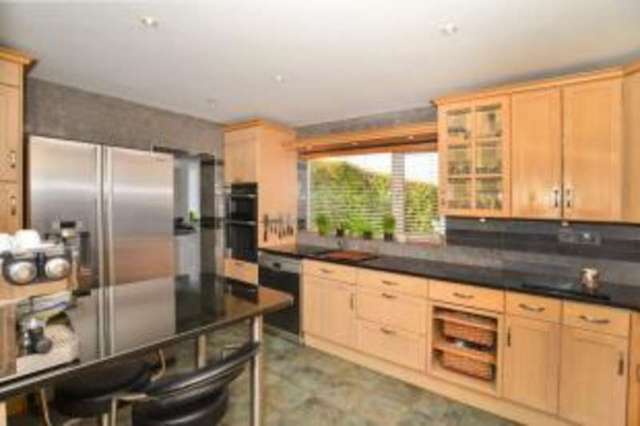  Image of 5 bedroom Detached house for sale in Oak Tree Lane Mansfield NG18 at Mansfield Nottinghamshire Mansfield, NG18 3HP