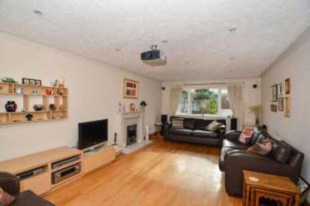  Image of 5 bedroom Detached house for sale in Oak Tree Lane Mansfield NG18 at Mansfield Nottinghamshire Mansfield, NG18 3HP