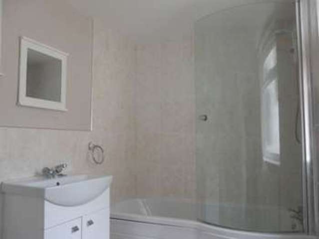  Image of 3 bedroom Terraced house to rent in Oakfield Street Lincoln LN2 at Oakfield Street  Lincoln, LN2 5LU