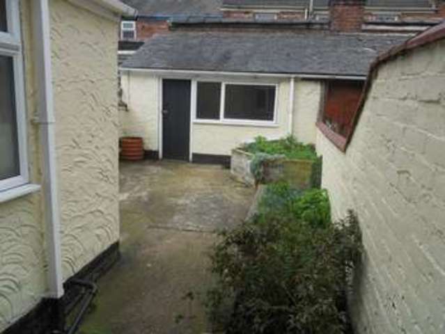  Image of 3 bedroom Terraced house to rent in Oakfield Street Lincoln LN2 at Oakfield Street  Lincoln, LN2 5LU