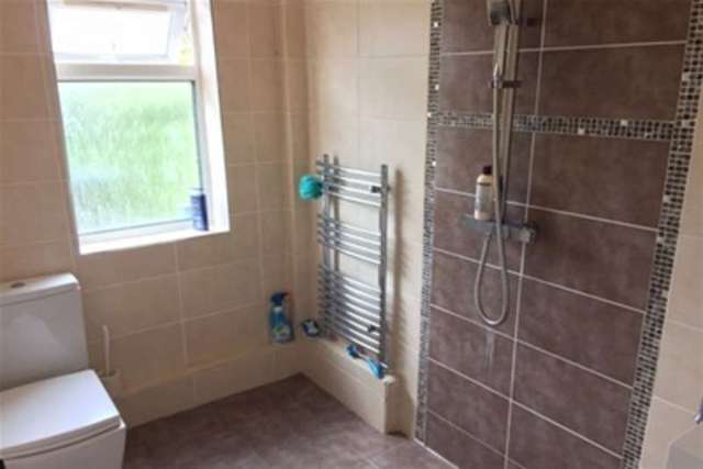  Image of 3 bedroom Terraced house to rent in Oakhill Crescent Birmingham B27 at Birmingham, B27 7LS