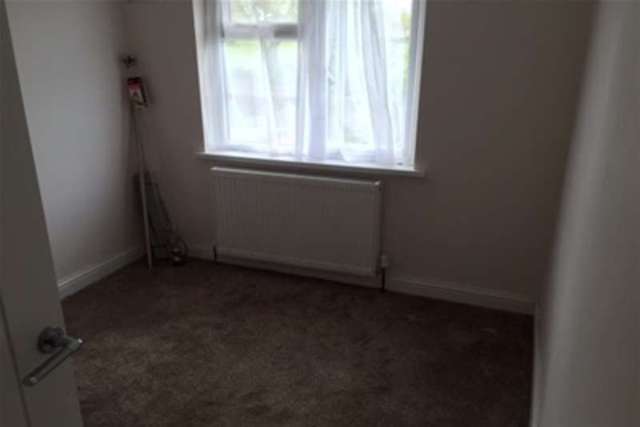  Image of 3 bedroom Terraced house to rent in Oakhill Crescent Birmingham B27 at Birmingham, B27 7LS