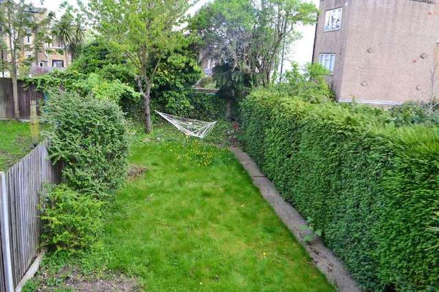  Image of 2 bedroom Flat to rent in Oakhurst Grove London SE22 at Oakhurst Grove  London, SE22 9AH