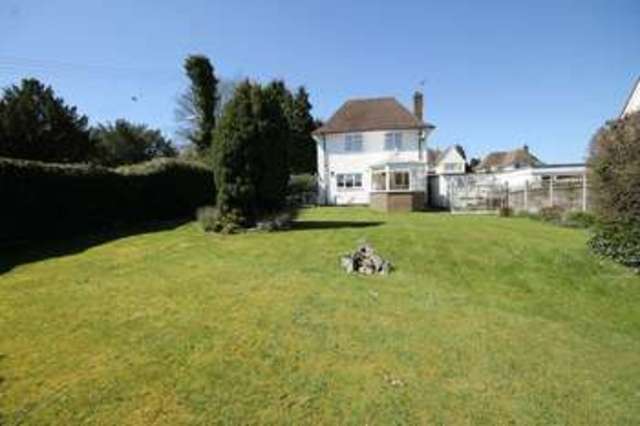  Image of 3 bedroom Detached house for sale in Oakwood Close Burgess Hill RH15 at 9 Oakwood Close  Burgess Hill, RH15 0HY