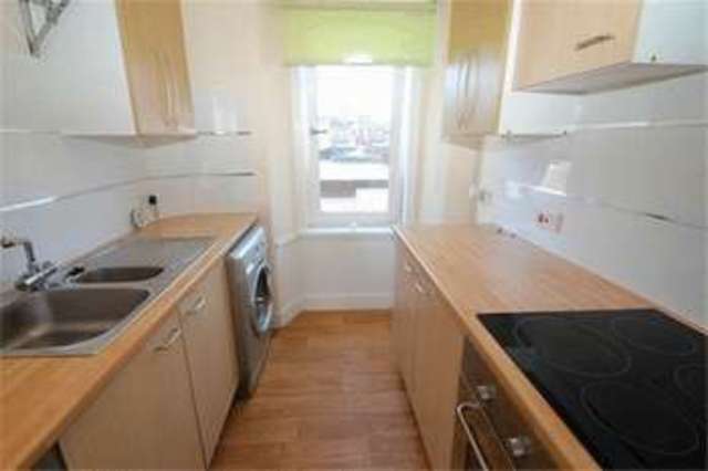  Image of 2 bedroom Flat for sale in Ochil Street Tillicoultry FK13 at Ochil Street  Tillicoultry, FK13 6EJ