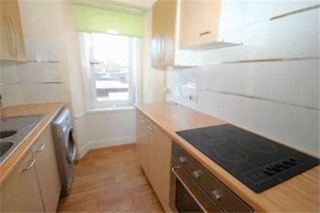  Image of 2 bedroom Flat for sale in Ochil Street Tillicoultry FK13 at Ochil Street  Tillicoultry, FK13 6EJ