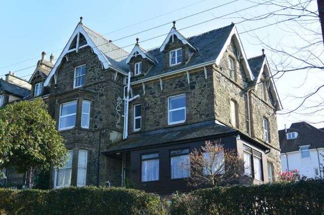  Image of 2 bedroom Property for sale in Station Road Okehampton EX20 at Okehampton, EX20 1EH