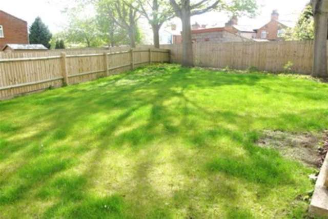  Image of 4 bedroom Detached house to rent in Old Moat Way Ward End Birmingham B8 at Birmingham, B8 2DL