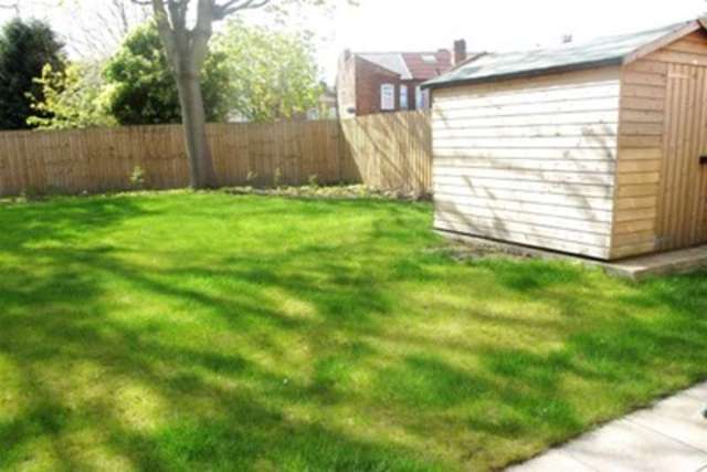  Image of 4 bedroom Detached house to rent in Old Moat Way Ward End Birmingham B8 at Birmingham, B8 2DL