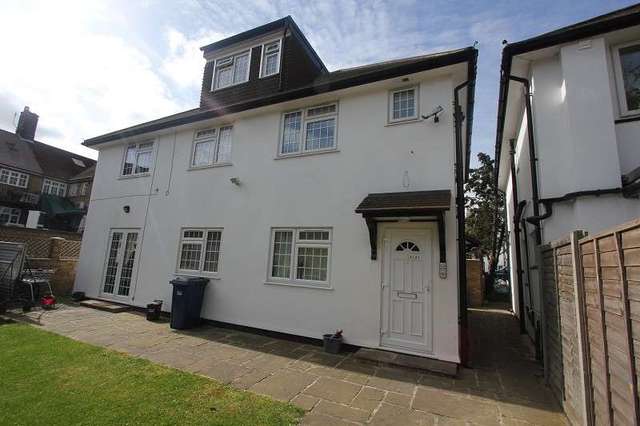  Image of 2 bedroom Property for sale in Old Rectory Gardens Edgware HA8 at Old Rectory Gardens  Edgware, HA8 7LS