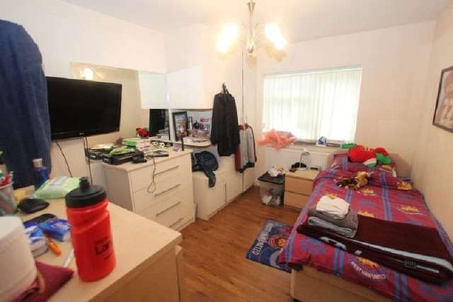  Image of 2 bedroom Property for sale in Old Rectory Gardens Edgware HA8 at Old Rectory Gardens  Edgware, HA8 7LS