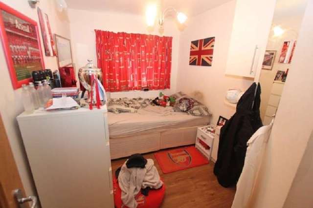  Image of 2 bedroom Property for sale in Old Rectory Gardens Edgware HA8 at Old Rectory Gardens  Edgware, HA8 7LS