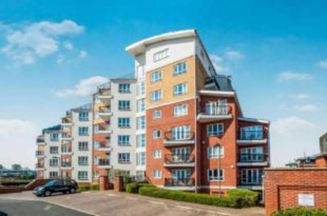 Image of 2 bedroom Flat for sale in The Gateway Watford WD18 at The Gateway Watford Watford, WD18 7HG