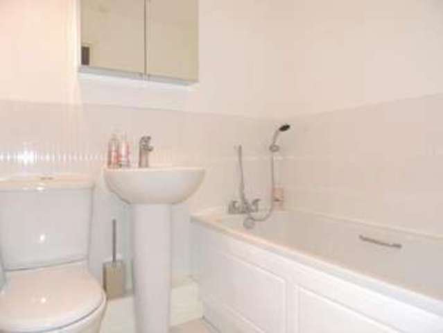  Image of 3 bedroom Semi-Detached house to rent in Station Court Kingswood Bristol BS15 at Station Court Kingswood Bristol, BS15 4FX