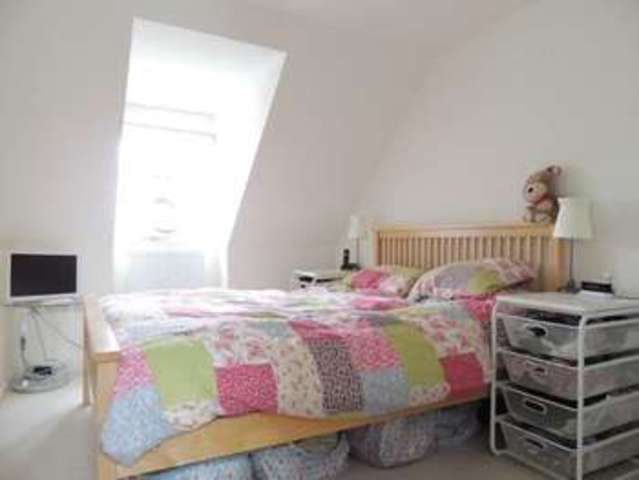  Image of 3 bedroom Semi-Detached house to rent in Station Court Kingswood Bristol BS15 at Station Court Kingswood Bristol, BS15 4FX