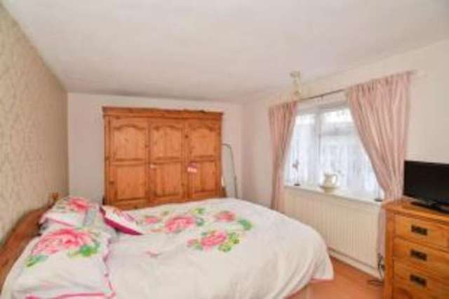  Image of 2 bedroom Semi-Detached house for sale in Oxton Close Mansfield NG19 at Mansfield Nottinghamshire Mansfield Woodhouse, NG19 6SX