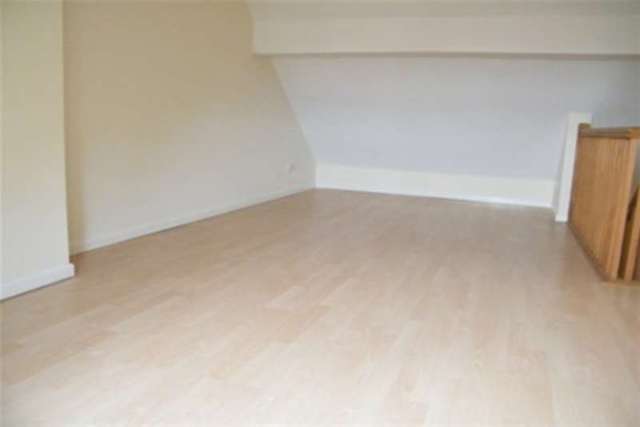  Image of 3 bedroom Terraced house to rent in Palm Road Walton Cardiff Tewkesbury GL20 at Tewkesbury, GL20 7RD