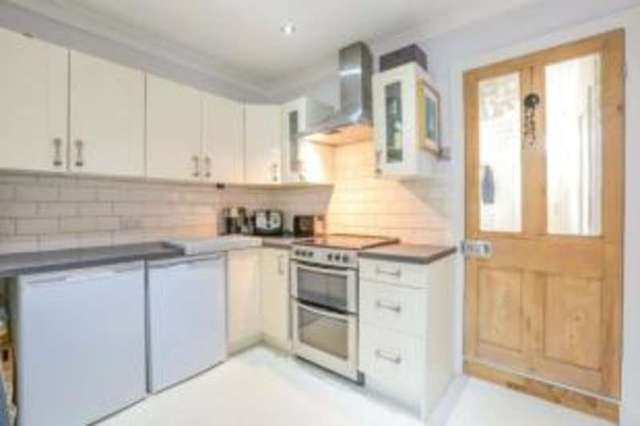  Image of 2 bedroom Flat for sale in Park Avenue Knaresborough HG5 at Knaresborough North Yorkshire Scriven, HG5 9ES