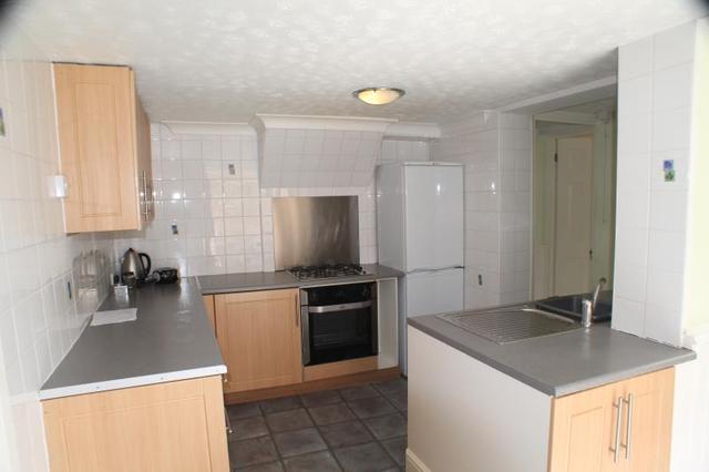  Image of 3 bedroom Semi-Detached house to rent in Park Lane Hornchurch RM11 at Hornchurch  Romford, RM11 1BD