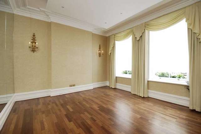  Image of 3 bedroom Flat to rent in Park Mansions Knightsbridge London SW1X at Park Mansions  141 Knightsbridge, SW1X 7QT