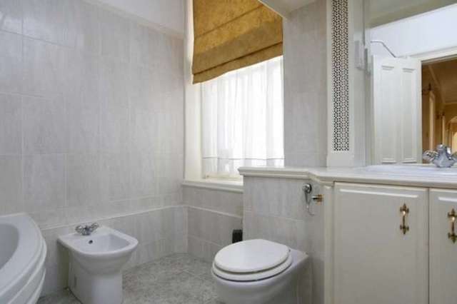  Image of 3 bedroom Flat to rent in Park Mansions Knightsbridge London SW1X at Park Mansions  141 Knightsbridge, SW1X 7QT