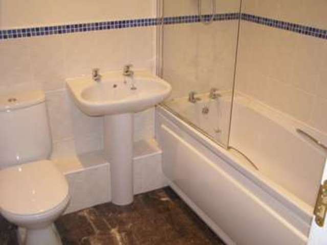  Image of 2 bedroom Terraced house to rent in Park View Road Witney OX28 at Park View Road  Witney, OX28 1GA