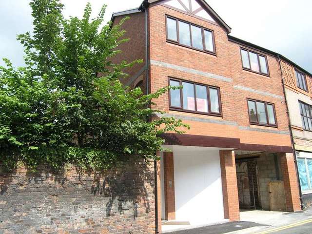  Image of 2 bedroom Apartment to rent in Parkgate Road Parkgate Neston CH64 at Neston, CH64 9XE