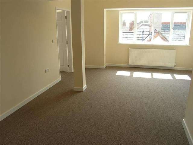  Image of 2 bedroom Apartment to rent in Parkgate Road Parkgate Neston CH64 at Neston, CH64 9XE
