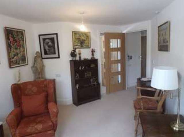  Image of 1 bedroom Flat for sale in College Way Welwyn Garden City AL8 at College Way  Welwyn Garden City, AL8 6DG
