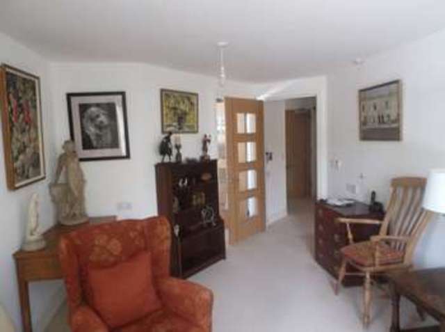  Image of 1 bedroom Flat for sale in College Way Welwyn Garden City AL8 at College Way  Welwyn Garden City, AL8 6DG