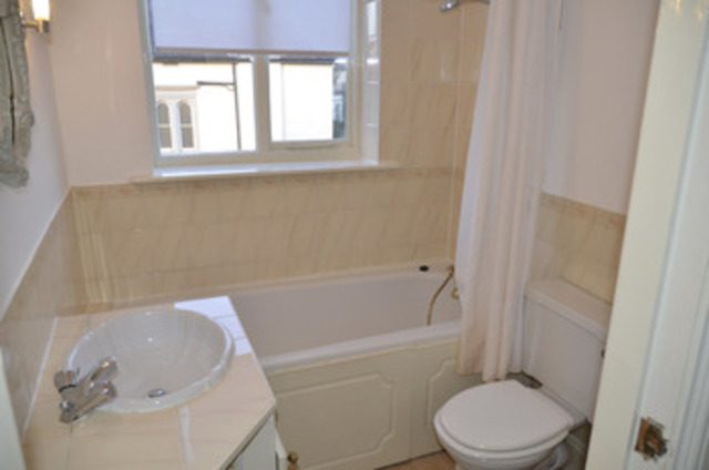  Image of 1 bedroom Apartment to rent in Pelham Crescent Nottingham NG7 at Pelham Crescent, The Park The Park Nottingham, NG7 1AS
