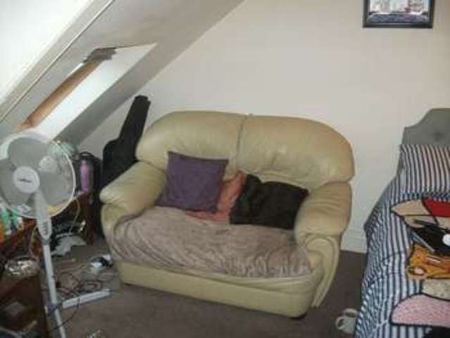  Image of 1 bedroom Flat to rent in Pendarves Road Penzance TR18 at Pendarves Road  Penzance, TR18 2AJ