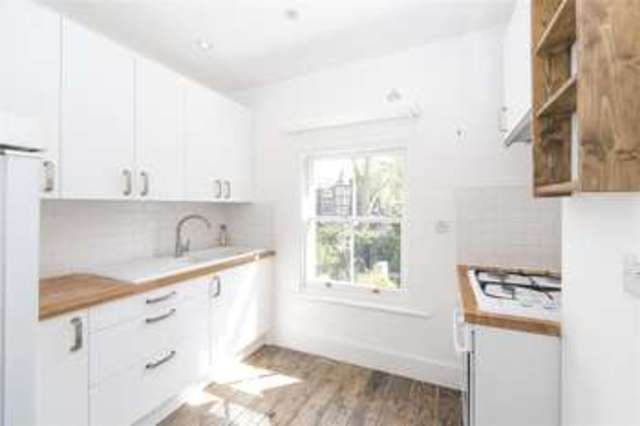  Image of 2 bedroom Maisonette to rent in Penshurst Road London E9 at South Hackney London Victoria Park, E9 7DT