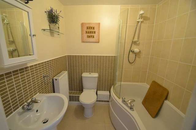  Image of 2 bedroom Apartment for sale in Phoenix Way Heath Cardiff CF14 at Phoenix Way  Heath, CF14 4PQ