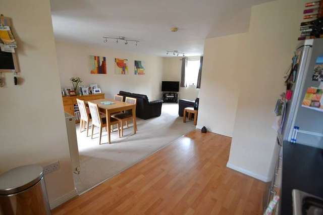  Image of 2 bedroom Apartment for sale in Phoenix Way Heath Cardiff CF14 at Phoenix Way  Heath, CF14 4PQ