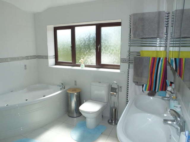  Image of 3 bedroom Semi-Detached house for sale in Pickmere Lane Pickmere Knutsford WA16 at Pickmere Cheshire Pickmere, WA16 0JU