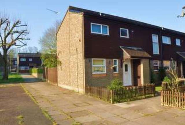  Image of 3 bedroom Detached house for sale in Pilgrims Way Andover SP10 at Pilgrims Way  Andover, SP10 5HU