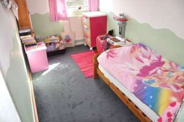  Image of 3 bedroom Detached house for sale in Pilgrims Way Andover SP10 at Pilgrims Way  Andover, SP10 5HU