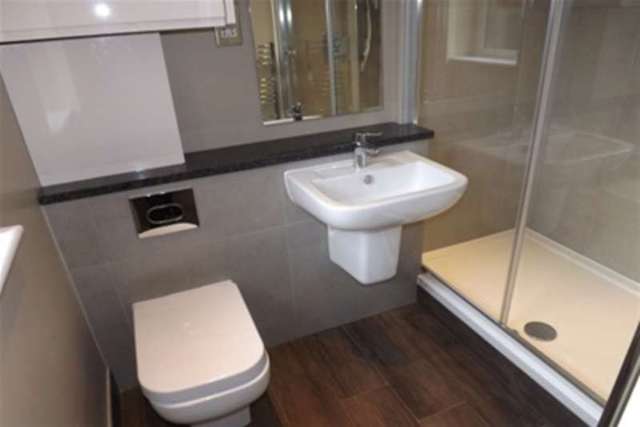  Image of 2 bedroom Flat to rent in Plaistow Lane Bromley BR1 at Bromley, BR1 3JE