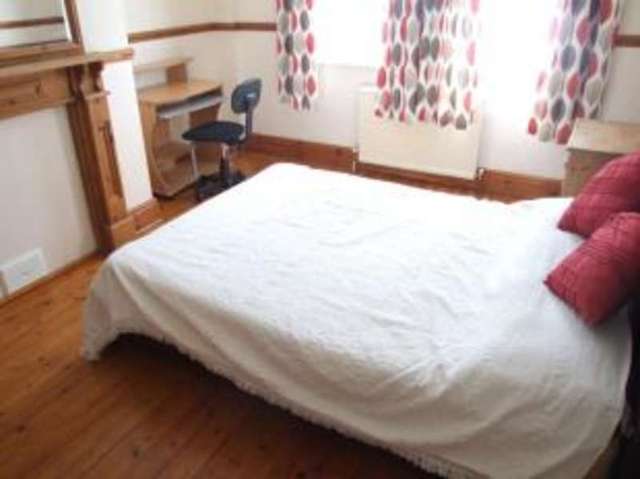  Image of 3 bedroom Terraced house for sale in Looe Street Plymouth PL4 at Plymouth Devon Plymouth, PL4 0DY