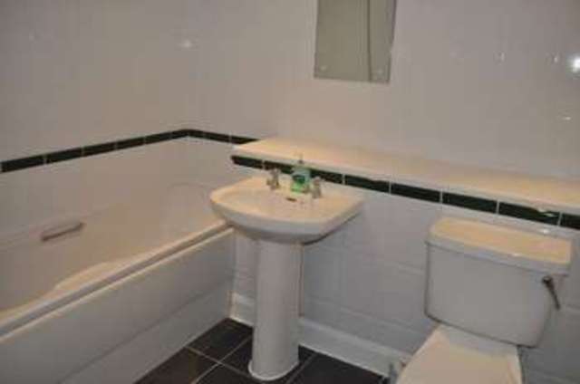  Image of 1 bedroom Property to rent in Poplar High Street London E14 at London, E14 0BG