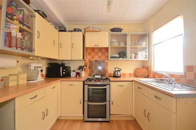  Image of 2 bedroom Terraced house for sale in Poplar Mount Belvedere DA17 at Belvedere Kent Belvedere, DA17 6DL