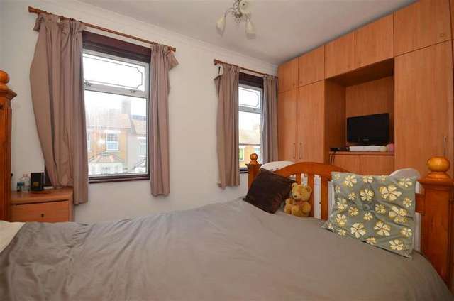  Image of 2 bedroom Terraced house for sale in Poplar Mount Belvedere DA17 at Belvedere Kent Belvedere, DA17 6DL