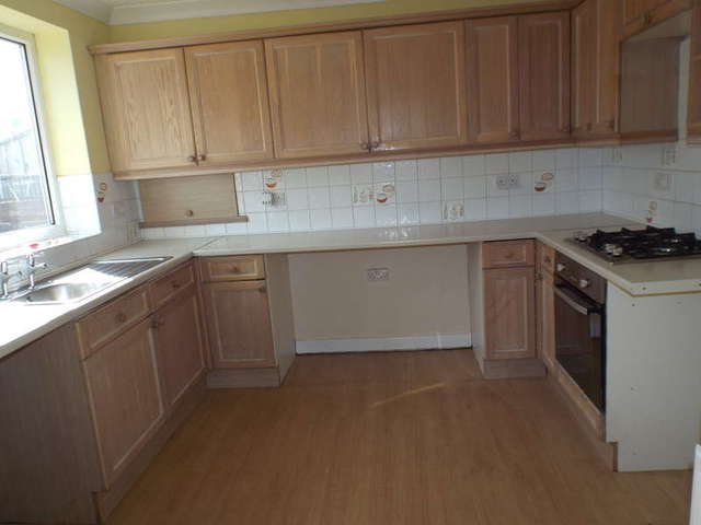  Image of 3 bedroom Semi-Detached house for sale in Poplar Road Skellow Doncaster DN6 at Skellow Doncaster Carcroft, DN6 8BN