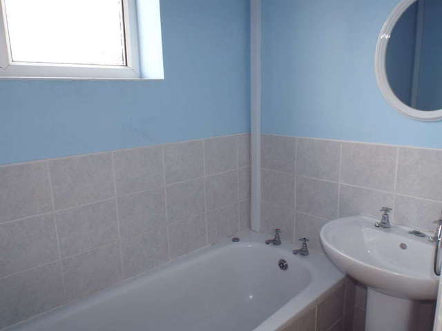  Image of 3 bedroom Semi-Detached house for sale in Poplar Road Skellow Doncaster DN6 at Skellow Doncaster Carcroft, DN6 8BN