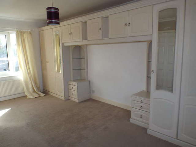  Image of 3 bedroom Semi-Detached house for sale in Poplar Road Skellow Doncaster DN6 at Skellow Doncaster Carcroft, DN6 8BN