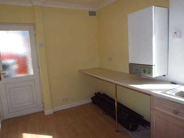  Image of 3 bedroom Semi-Detached house for sale in Poplar Road Skellow Doncaster DN6 at Skellow Doncaster Carcroft, DN6 8BN